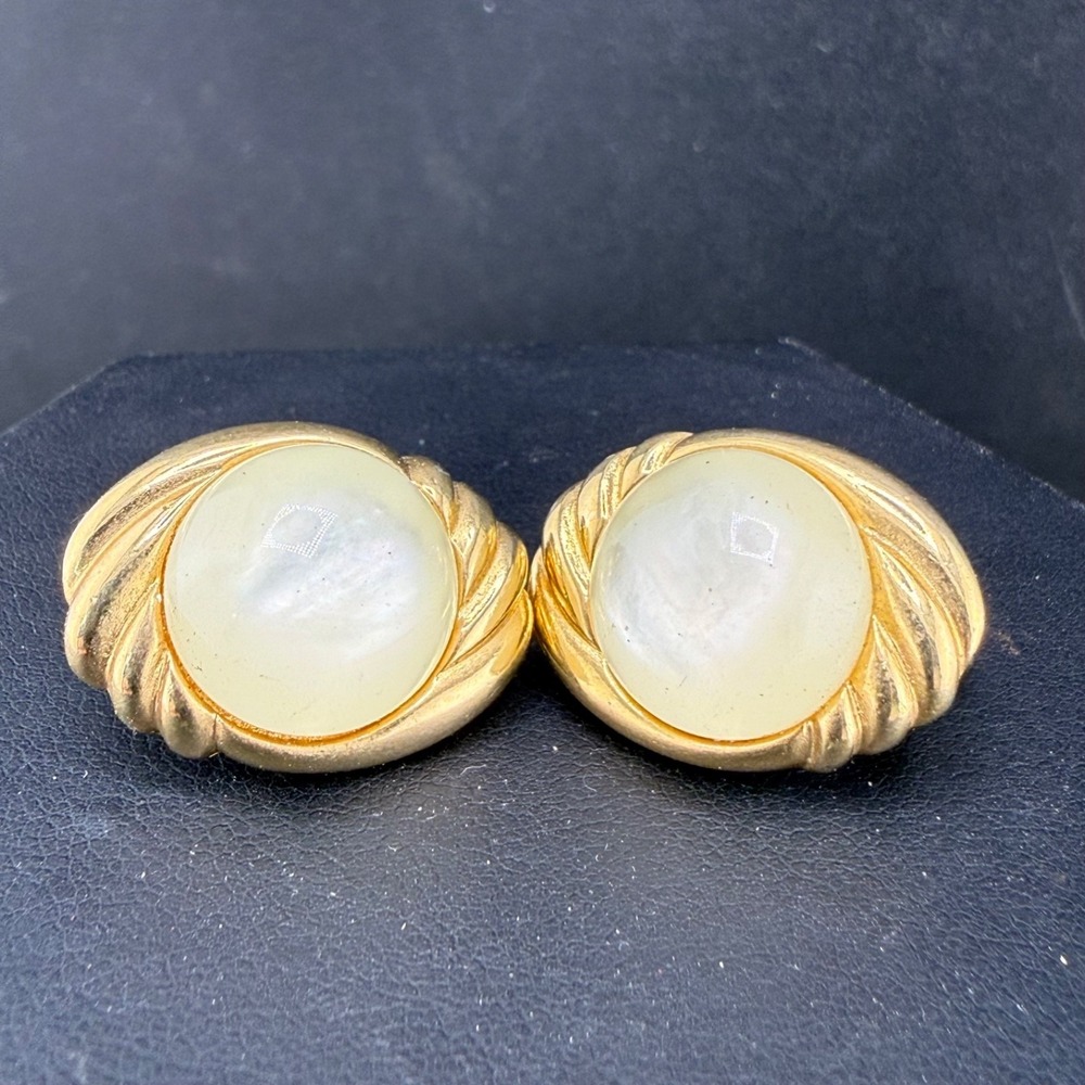 Vintageโ Monet Clip On Earrings Gold Tone Signed Mother Of Pearl
